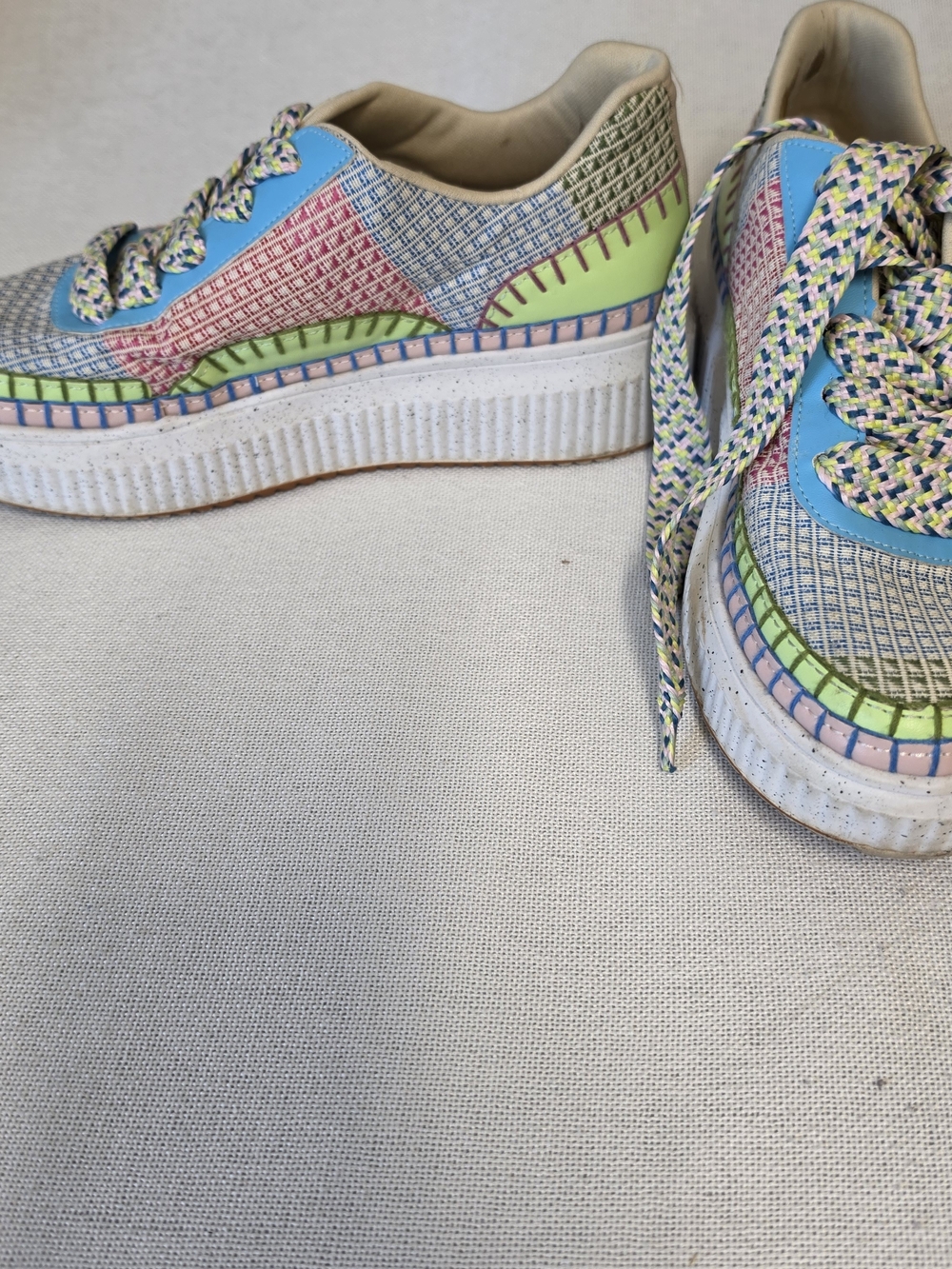 Love Rio Audre Sneakers - Picture 2 of 15